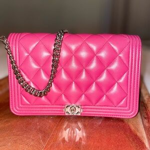 CHANEL Fuchsia Quilted Crossbody Bag
